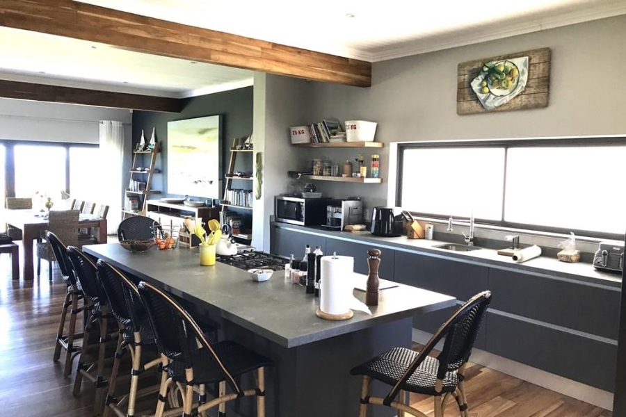 4 Bedroom Property for Sale in Heuwelkruin Western Cape